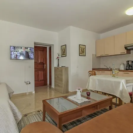Guest house Eva In Porec * Istrien Vrvari