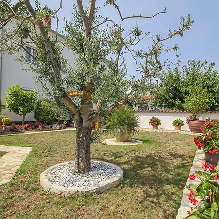 Guest house Eva In Porec * Istrien 2*