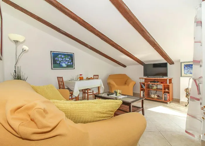 Guest house Eva In Porec * Istrien Vrvari