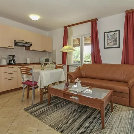 Affittacamere Eva In Porec * Istrien Vrvari