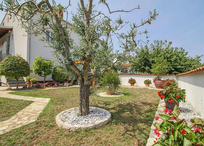Gasthuis Eva In Porec * Istrien 2*